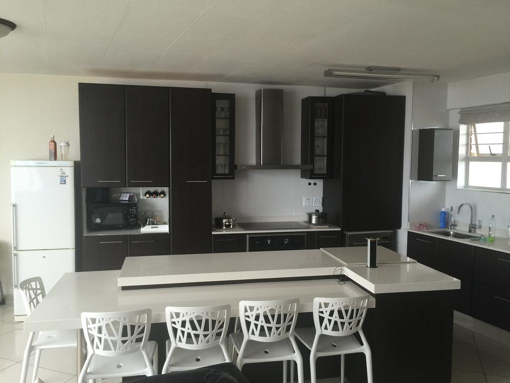 South Coast Beachfront Holiday Apartments Amanzimtoti Buitenkant foto