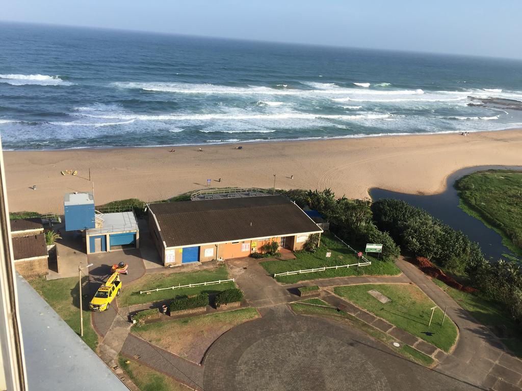 South Coast Beachfront Holiday Apartments Amanzimtoti Buitenkant foto