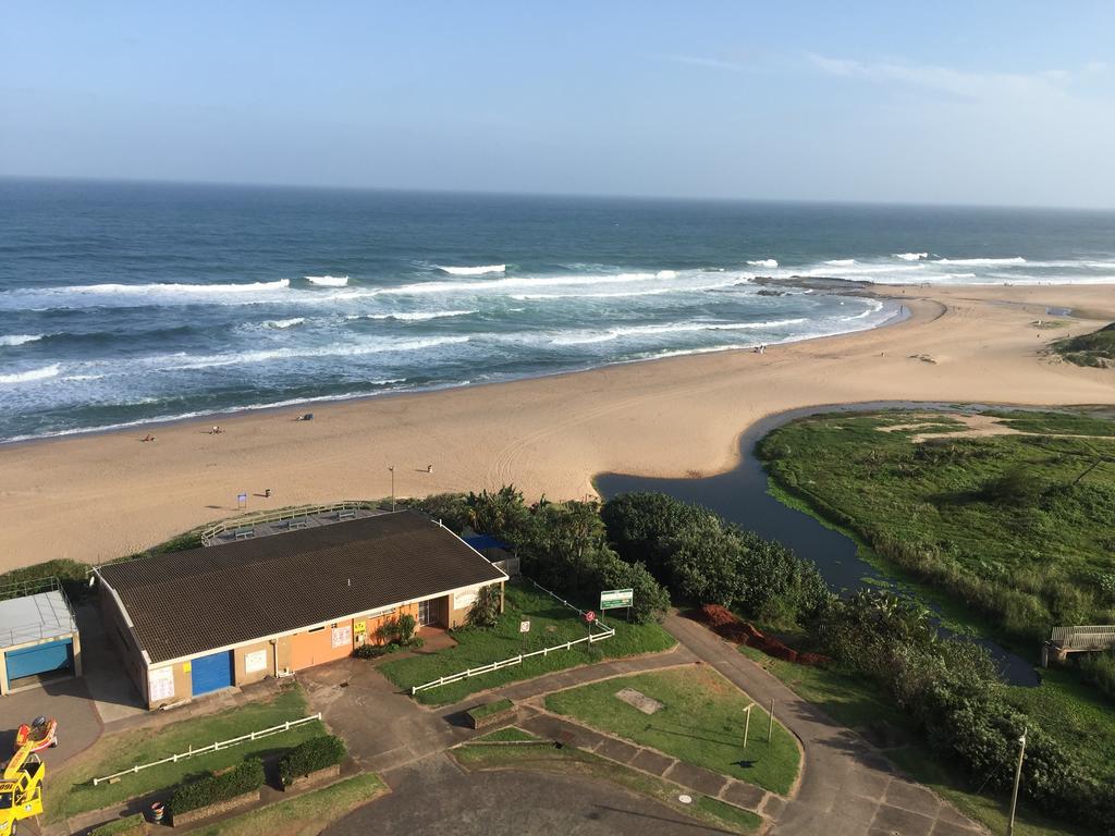 South Coast Beachfront Holiday Apartments Amanzimtoti Buitenkant foto