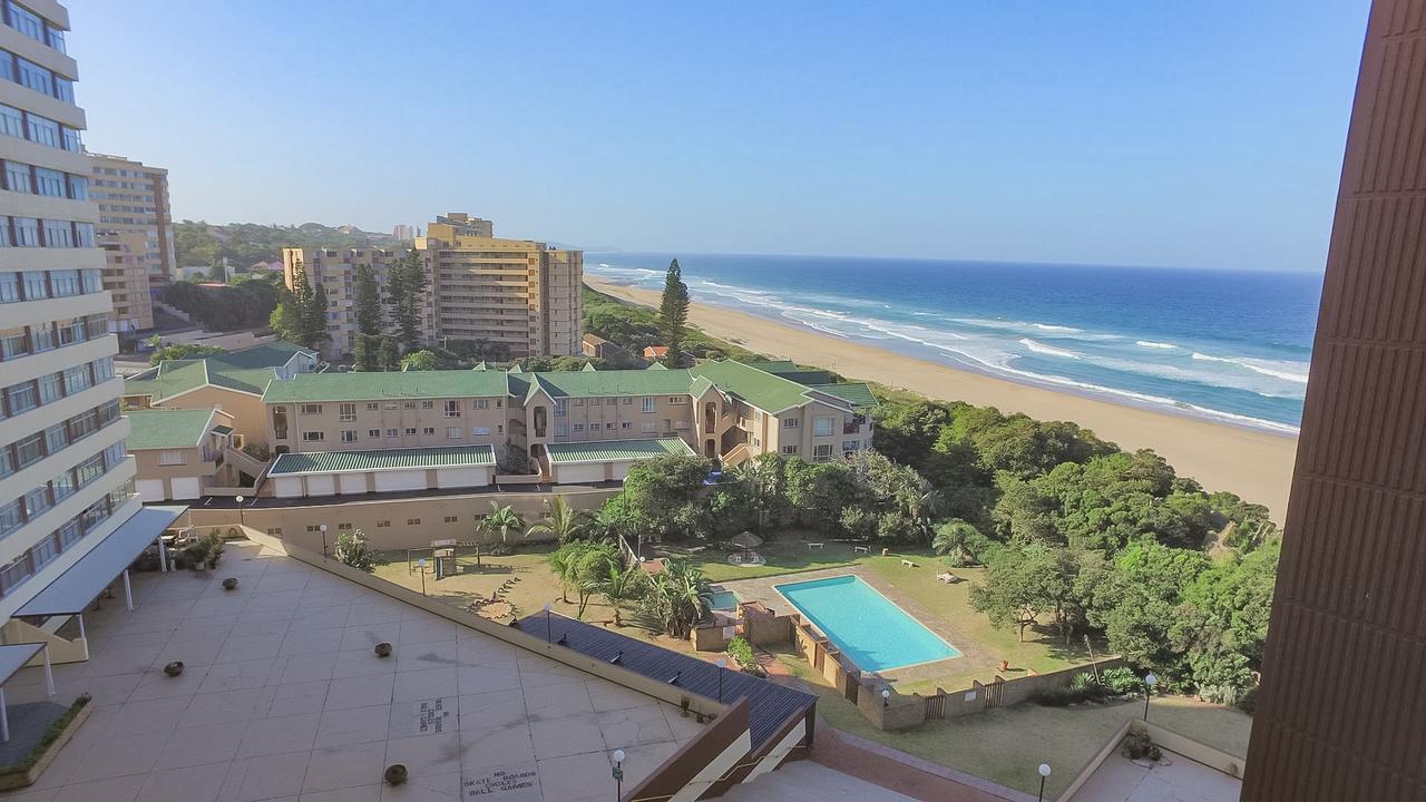 South Coast Beachfront Holiday Apartments Amanzimtoti Buitenkant foto