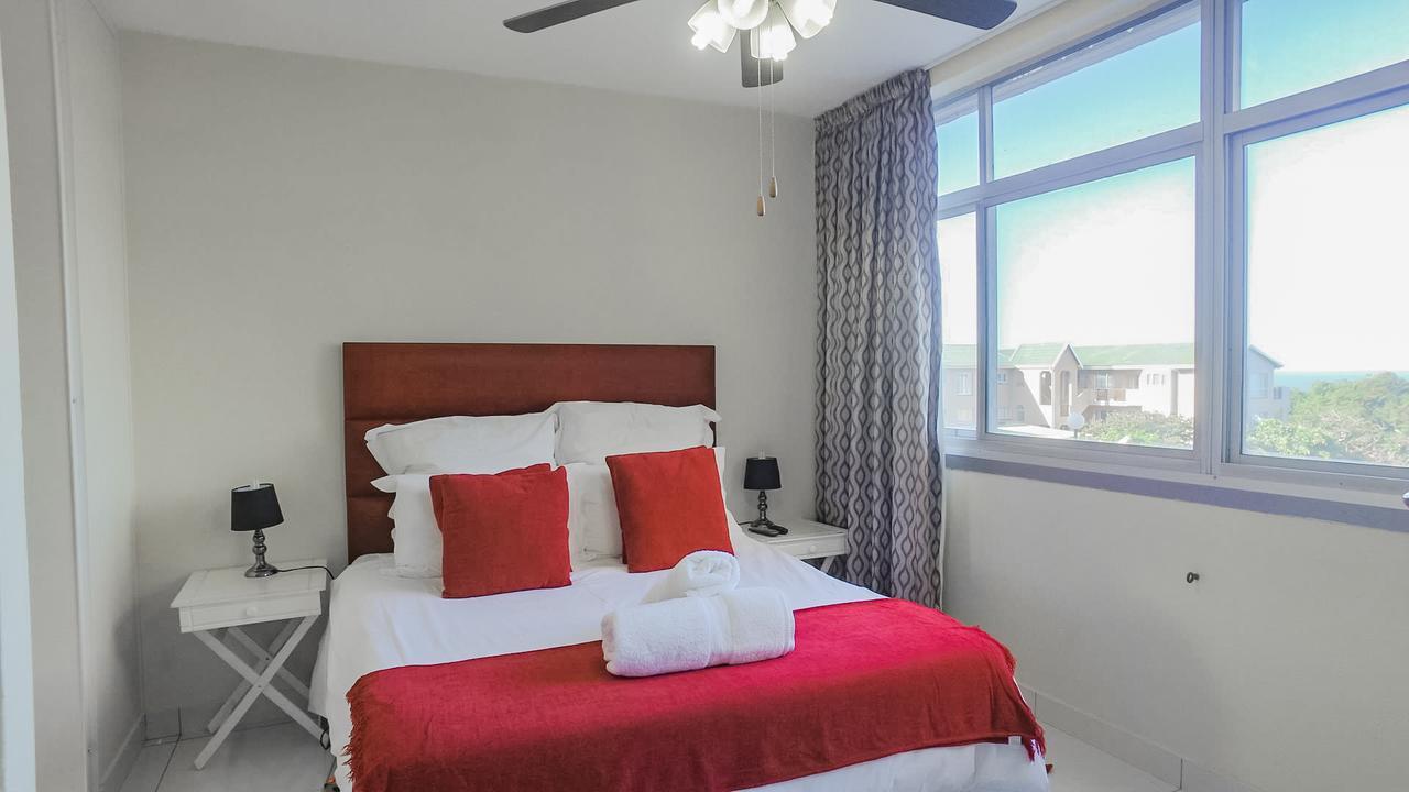 South Coast Beachfront Holiday Apartments Amanzimtoti Buitenkant foto