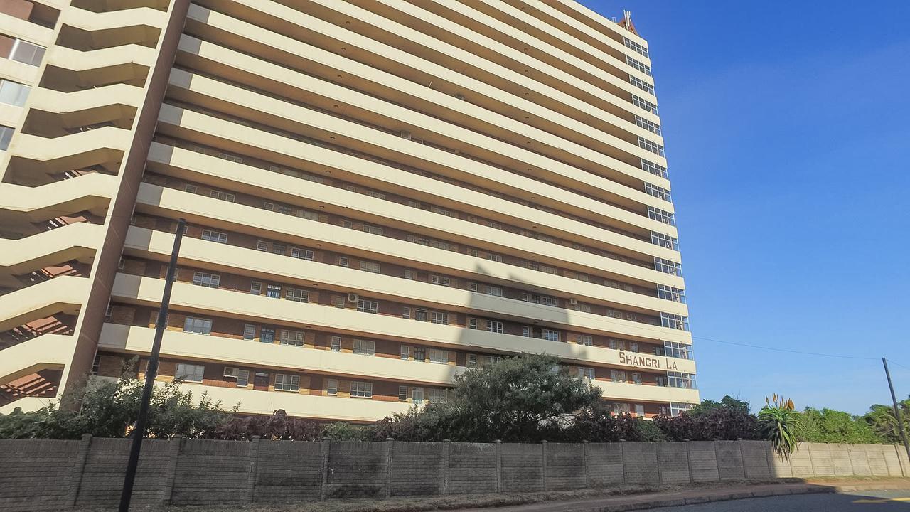 South Coast Beachfront Holiday Apartments Amanzimtoti Buitenkant foto