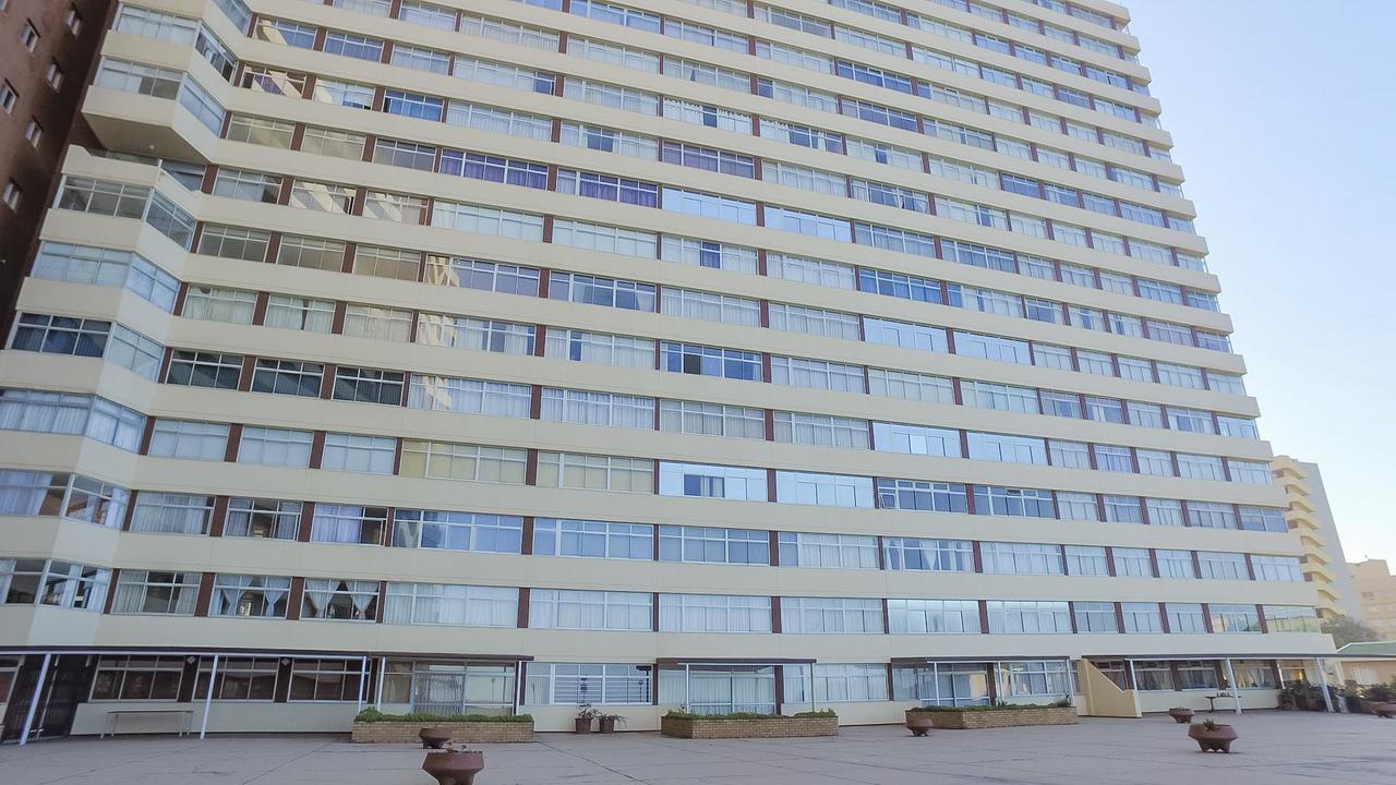 South Coast Beachfront Holiday Apartments Amanzimtoti Buitenkant foto