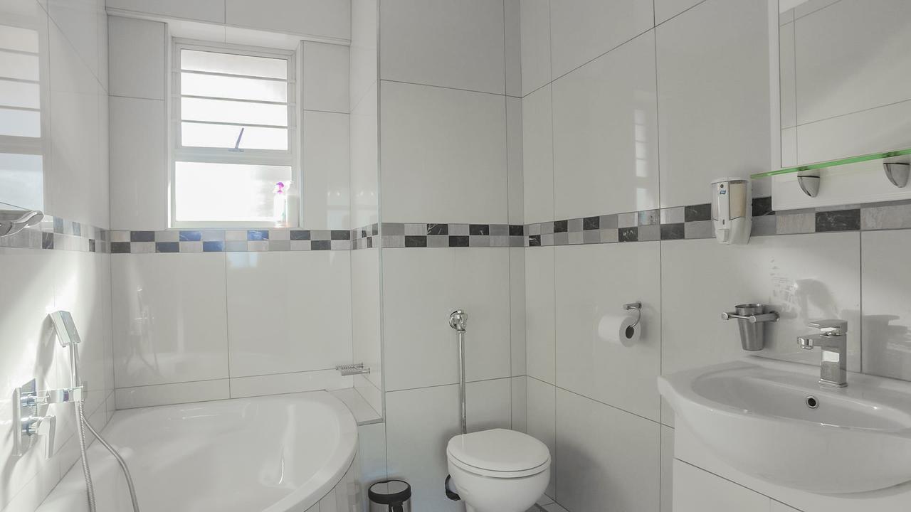 South Coast Beachfront Holiday Apartments Amanzimtoti Buitenkant foto