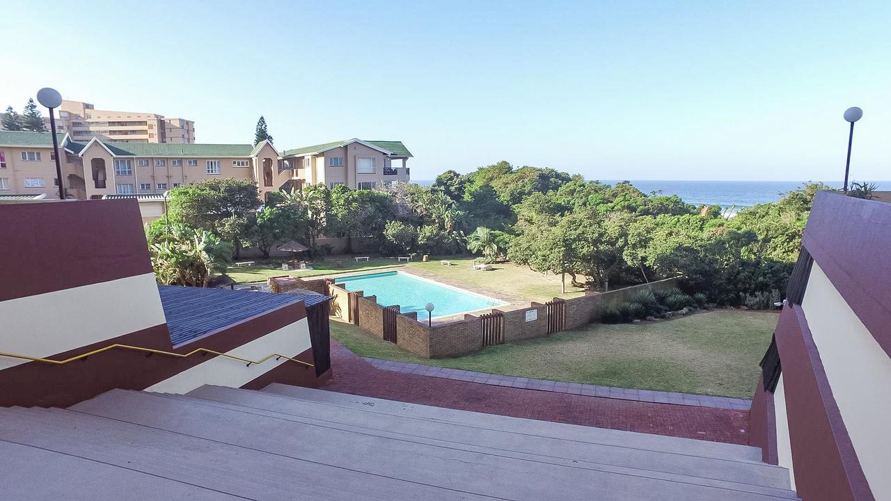 South Coast Beachfront Holiday Apartments Amanzimtoti Buitenkant foto