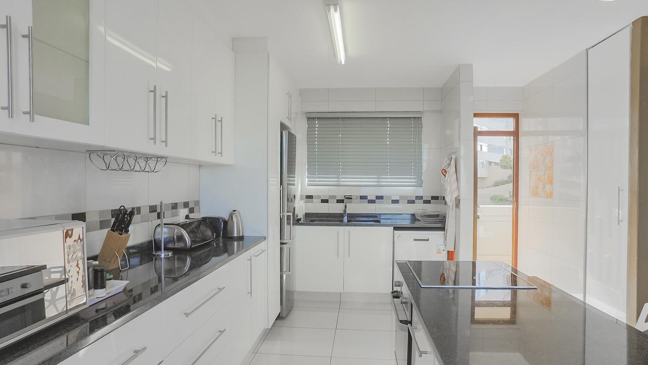 South Coast Beachfront Holiday Apartments Amanzimtoti Buitenkant foto