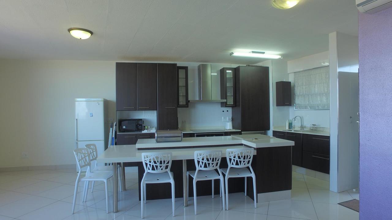 South Coast Beachfront Holiday Apartments Amanzimtoti Buitenkant foto