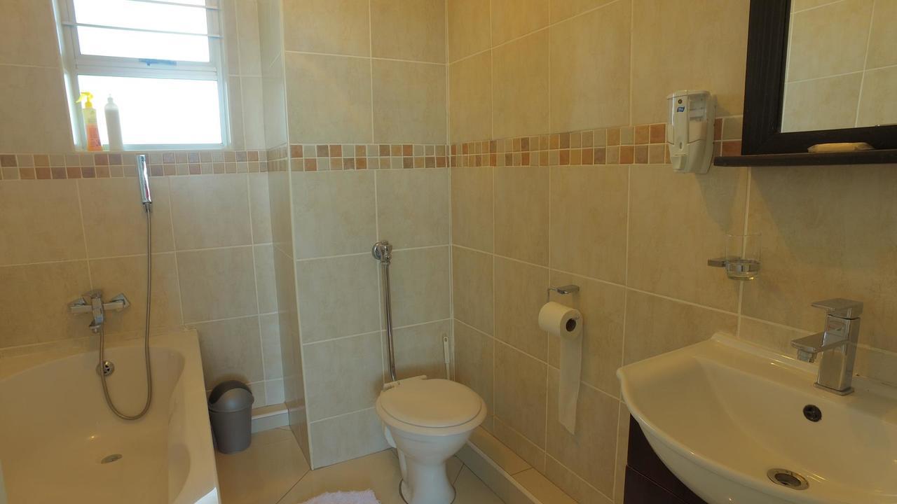 South Coast Beachfront Holiday Apartments Amanzimtoti Buitenkant foto